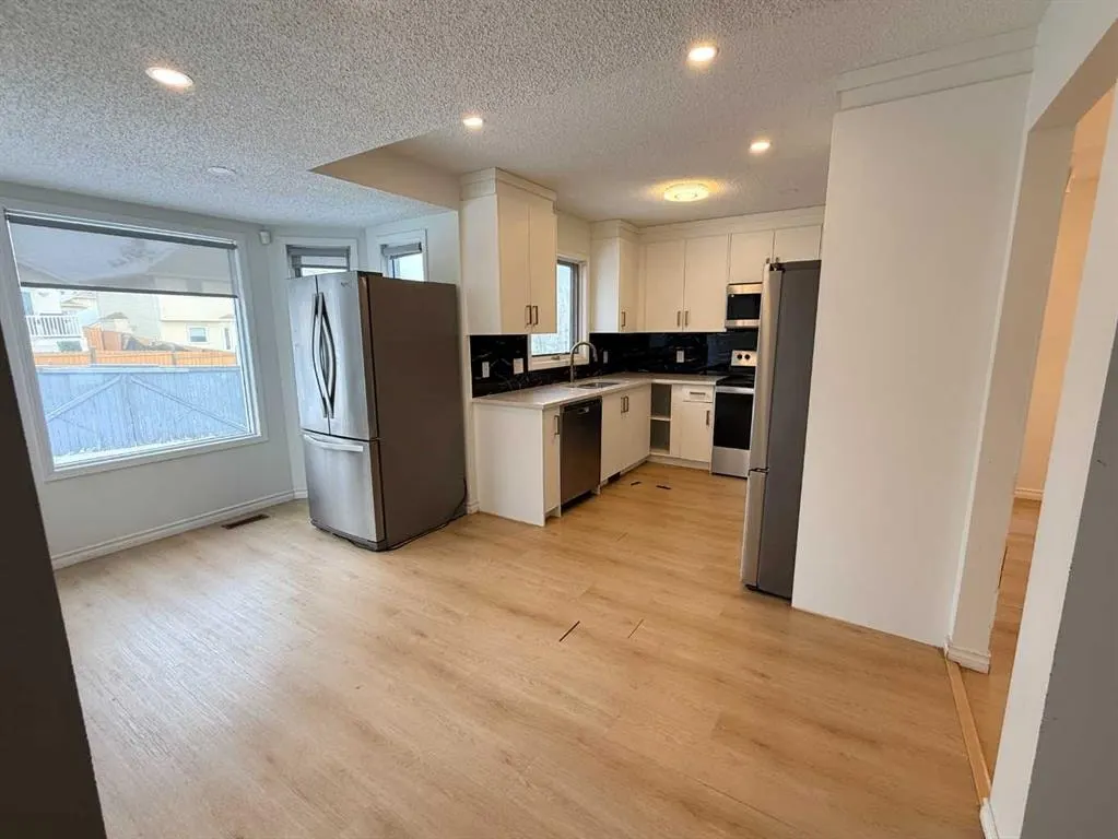 651 Macewan Drive NW — photo 3