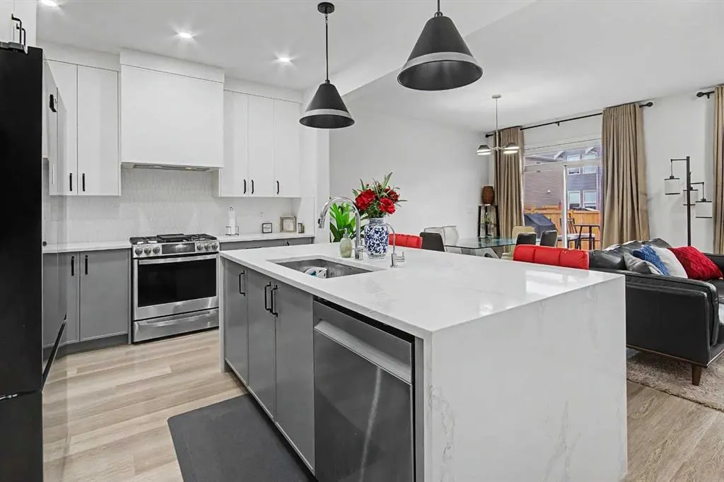 67 Copperhead Grove SE — photo 3