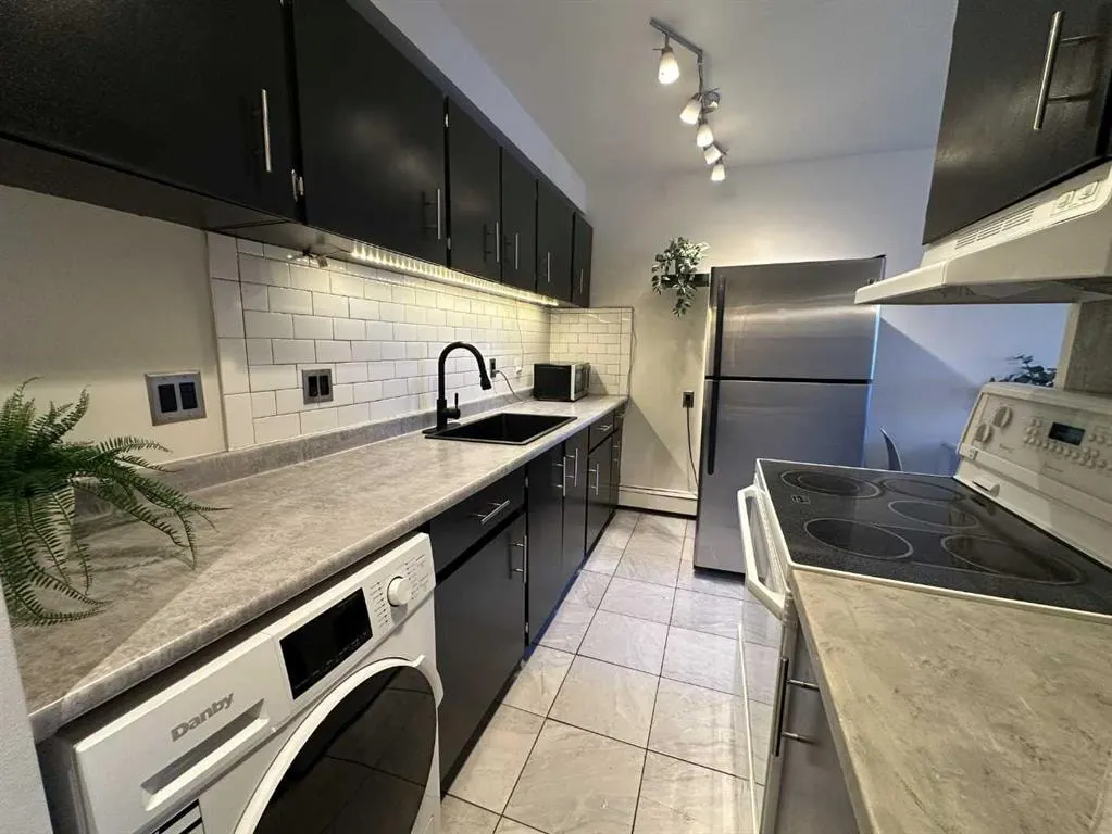 1829 11 Avenue SW #206 — photo 2