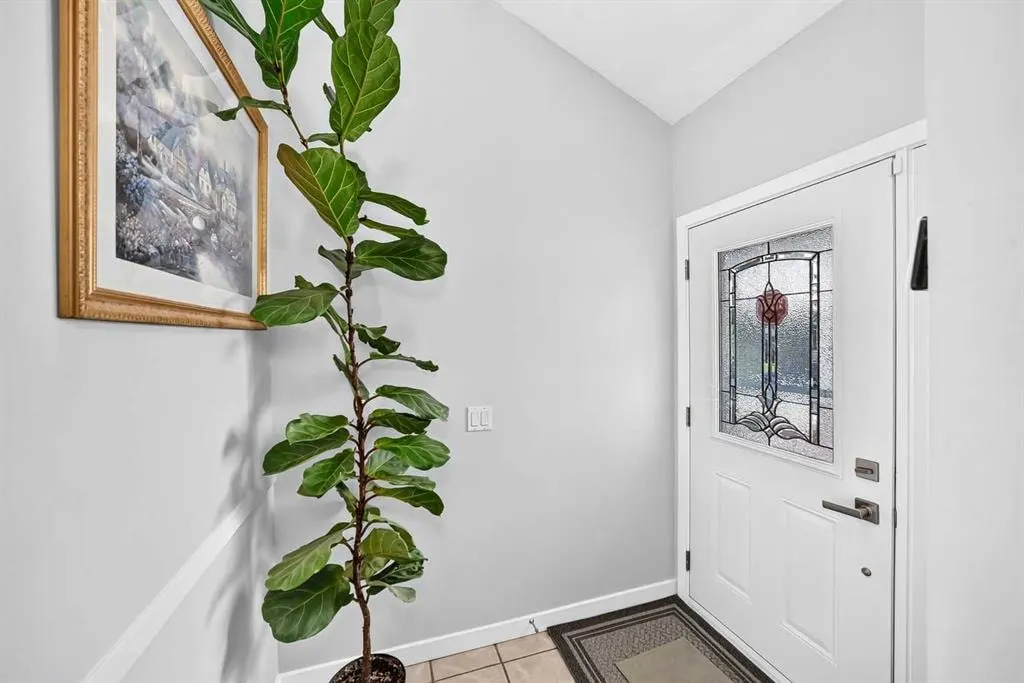 76 aberfoyle Close NE — photo 3
