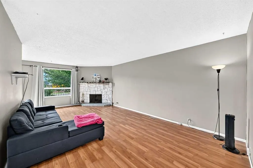 5126 Bowness Road NW — photo 2