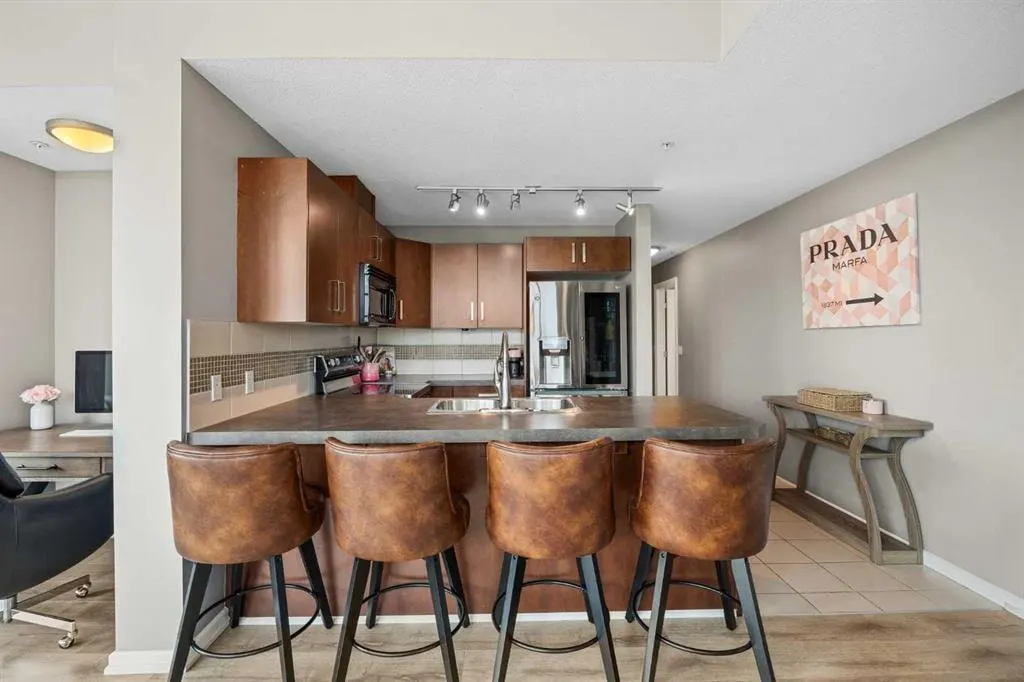 210 15 Avenue SE #206 — photo 1