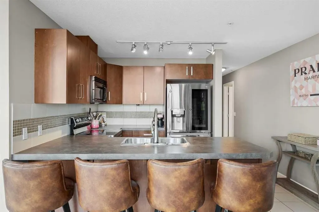 210 15 Avenue SE #206 — photo 2