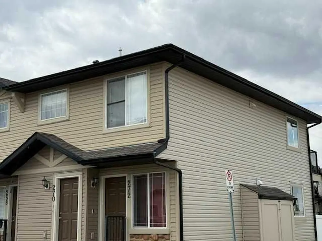 270 Saddlebrook Point NE — photo 3
