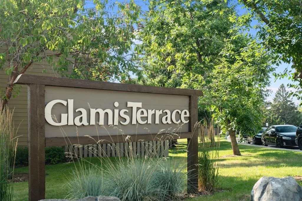 140 Glamis Terrace SW — photo 2