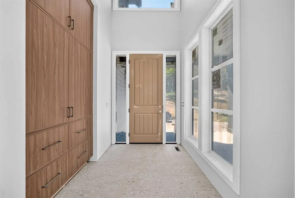 83 Crestridge Heights SW — photo 2