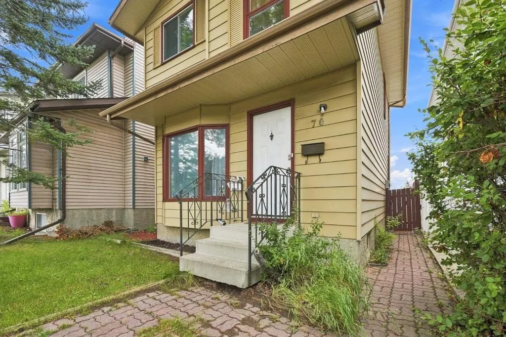 70 Edgeburn Crescent — photo 2