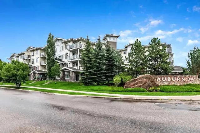 10 Auburn Bay Link SE #202