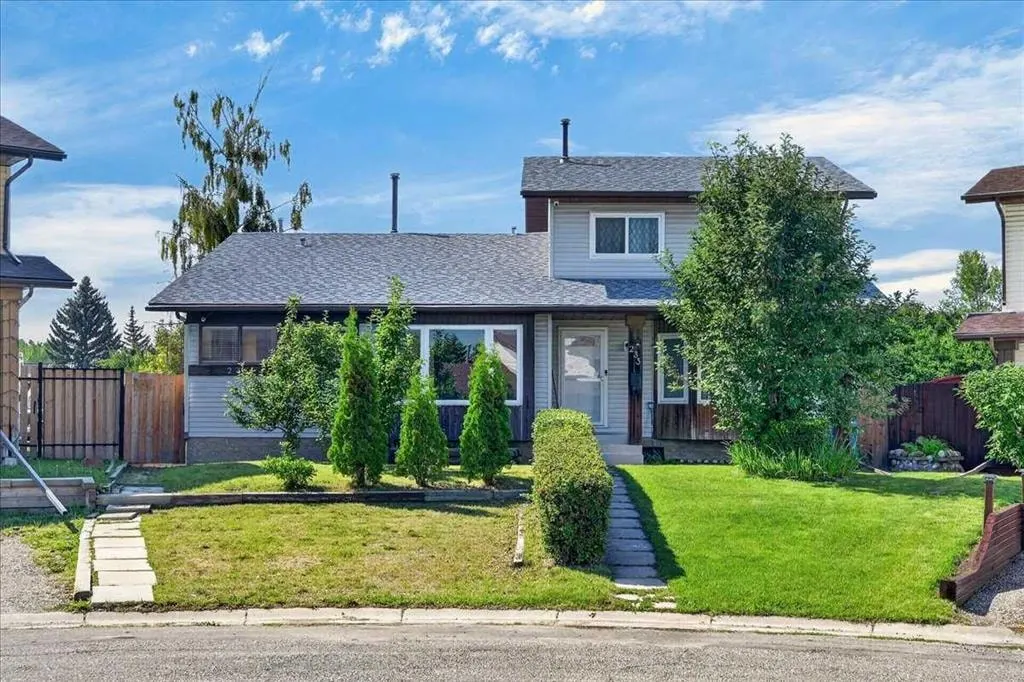 235 Abalone Place NE — photo 1
