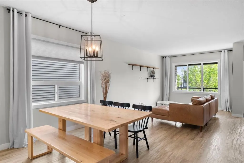 115 Wolf Willow Boulevard SE — photo 3