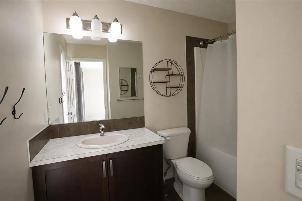 149 Walden Parade SE — photo 2