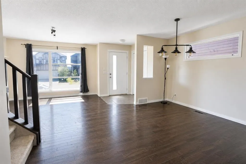 149 Walden Parade SE — photo 3