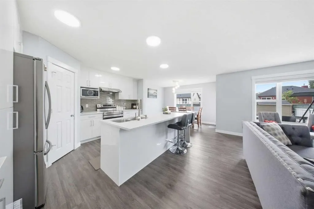 19 MARTHA'S MEADOW Close NE — photo 1