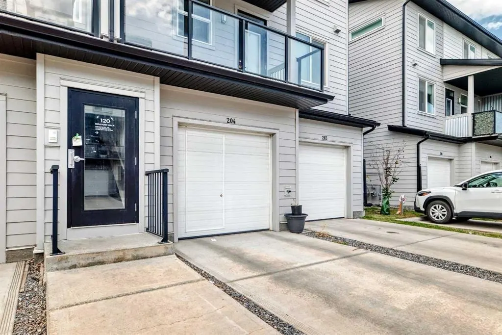120 Redstone Walk NE #203 — photo 2