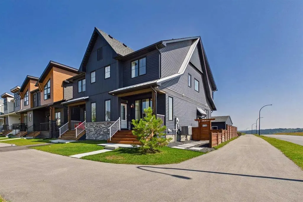 182 Rowley Gate NW — photo 2