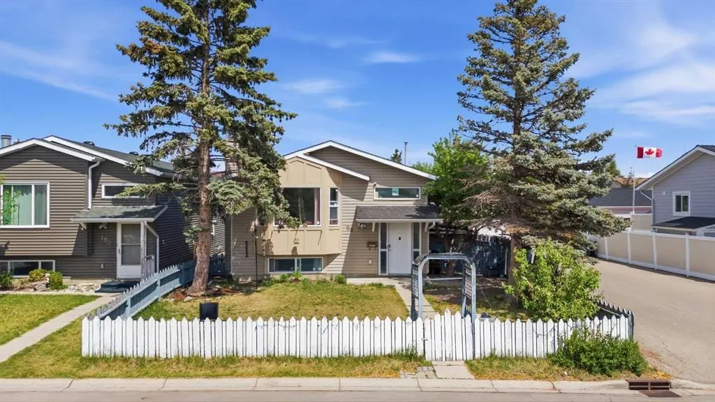 96 Falshire Close NE — photo 2