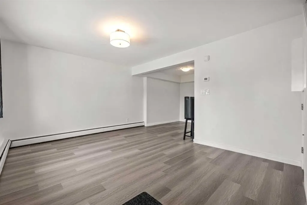 3809 45 Street SW #40 — photo 3