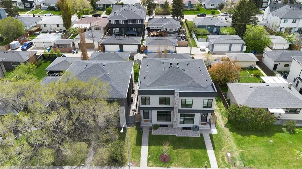 1141 Renfrew Drive NE — photo 2