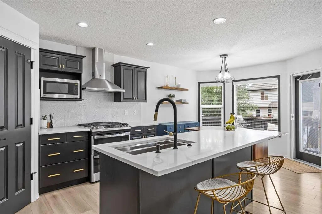 164 Silverado Range Close SW — photo 3
