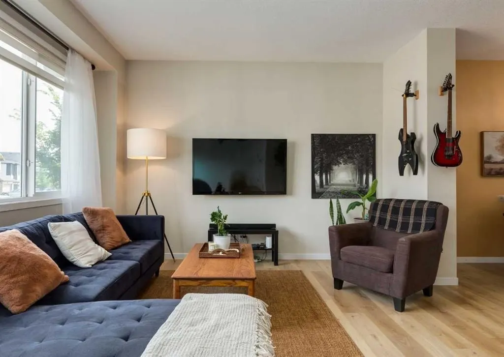 71 Seton Gardens SE — photo 3