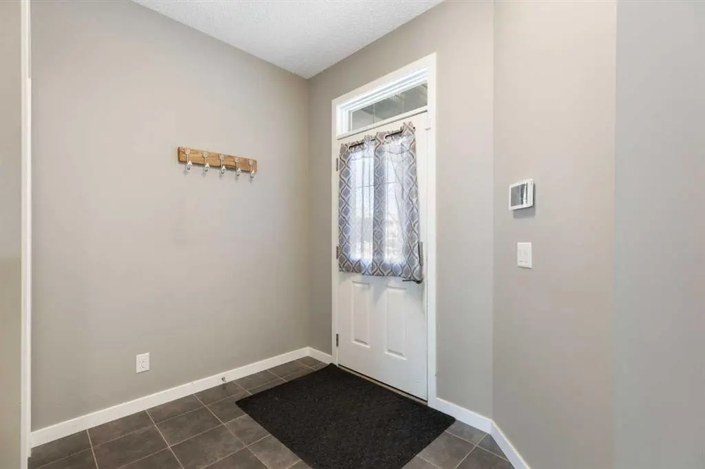 69 Chaparral Valley Crescent SE — photo 2