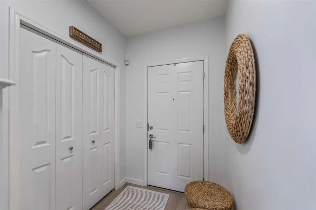 19 Everridge Villas SW — photo 3