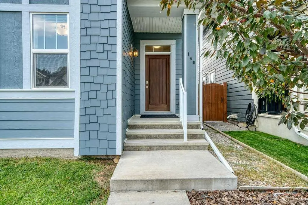 146 Mahogany Grove SE — photo 2