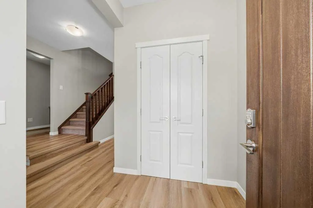 146 Mahogany Grove SE — photo 3
