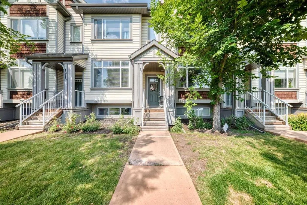 1915 Copperfield Boulevard SE — photo 2