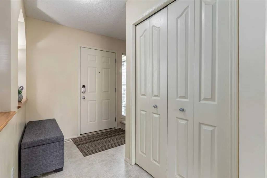 880 Prestwick Circle SE — photo 2