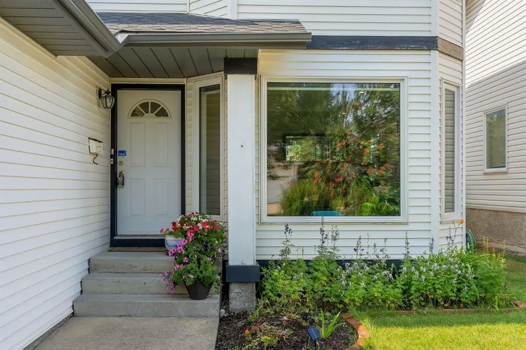 11 Arbour Summit Close NW — photo 3
