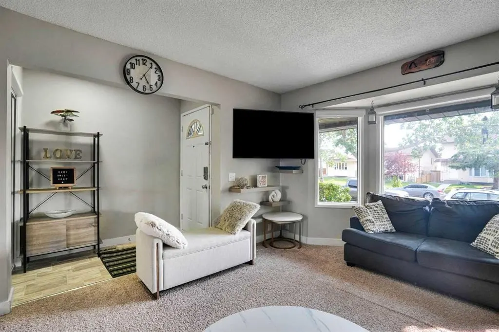 5620 Temple Drive NE — photo 3