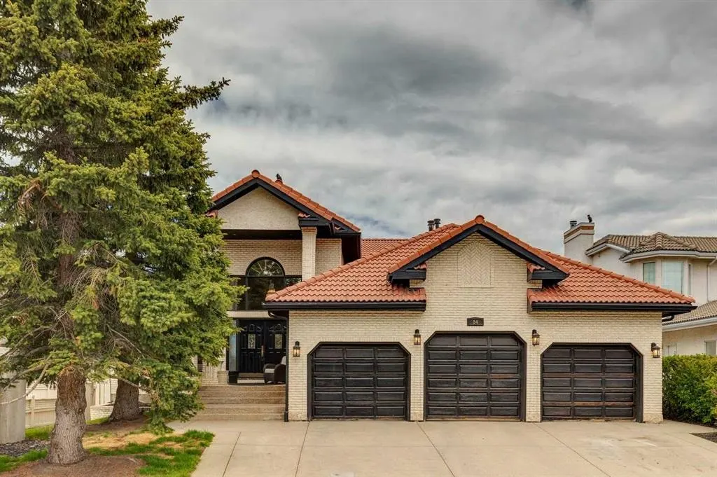84 EDENSTONE Way NW — photo 1