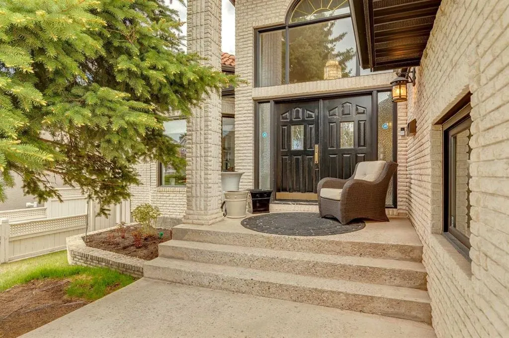 84 EDENSTONE Way NW — photo 2