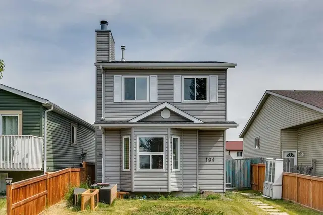 104 Falmere Way NE