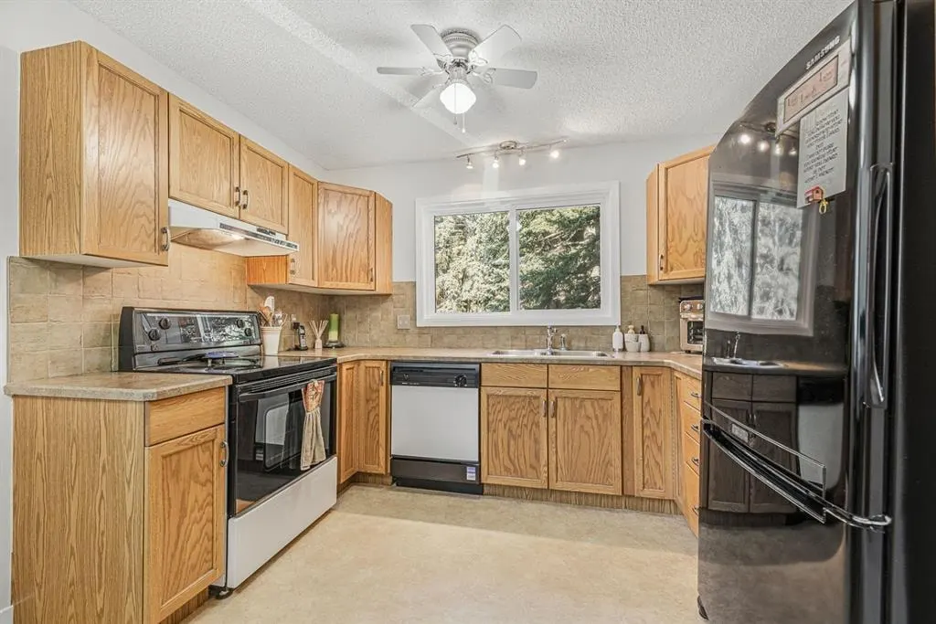 3130 66 Avenue SW #830 — photo 3