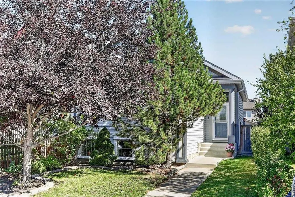 23 Copperfield Rise SE — photo 3