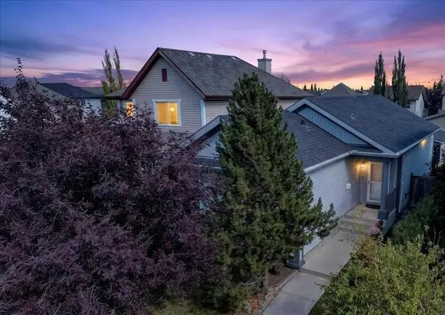 23 Copperfield Rise SE