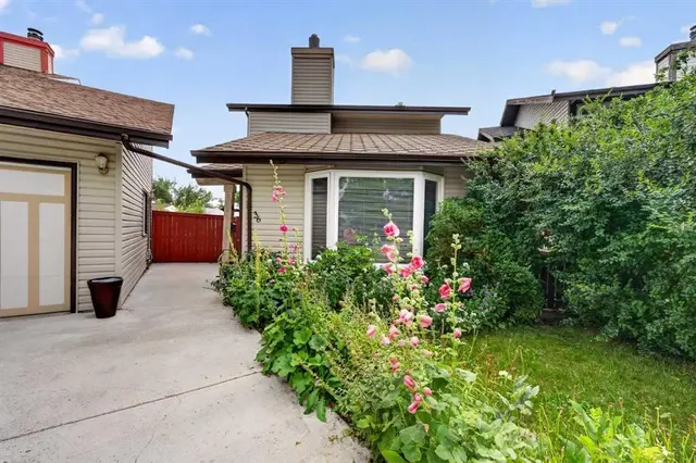 36 Templegreen Bay NE