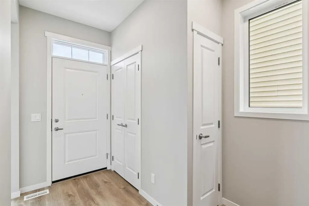 413 Hotchkiss Drive SE — photo 3