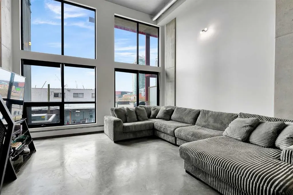 535 8 Avenue SE #216 — photo 2