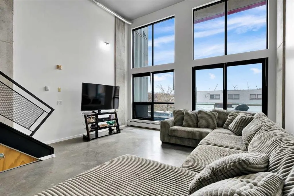 535 8 Avenue SE #216 — photo 3