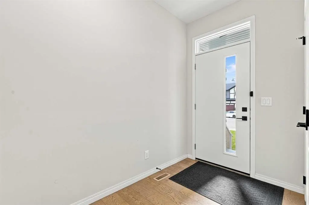 108 Homestead Close NE — photo 2