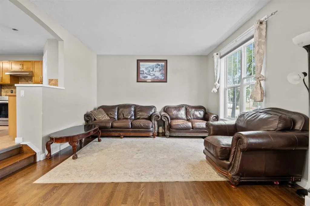 303 Saddlebrook Way NE — photo 2