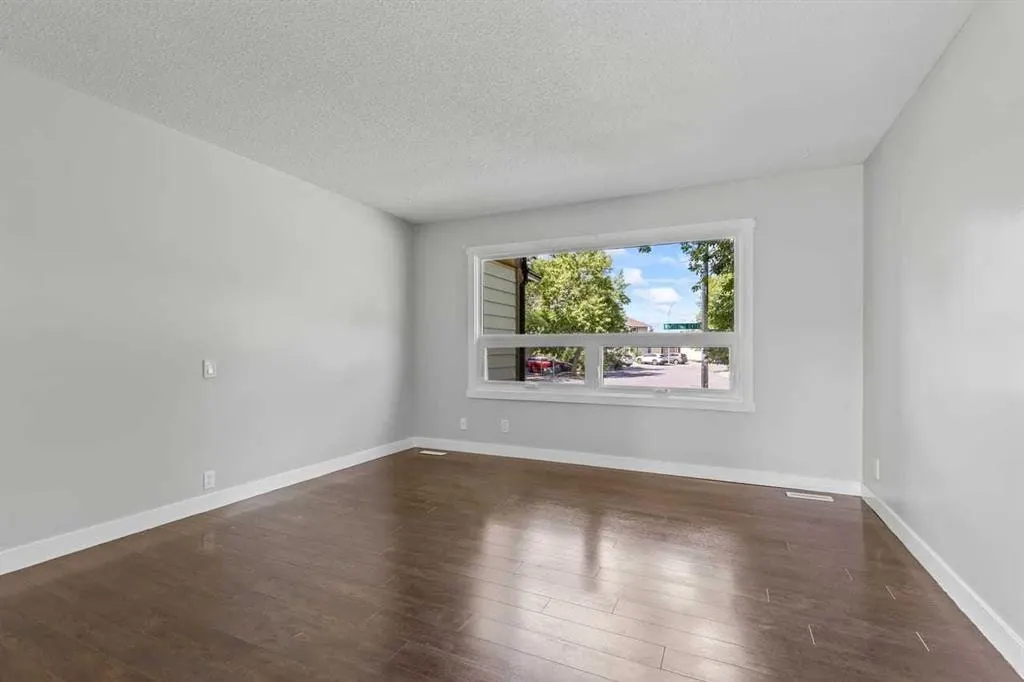767 Whitehill Way NE — photo 3
