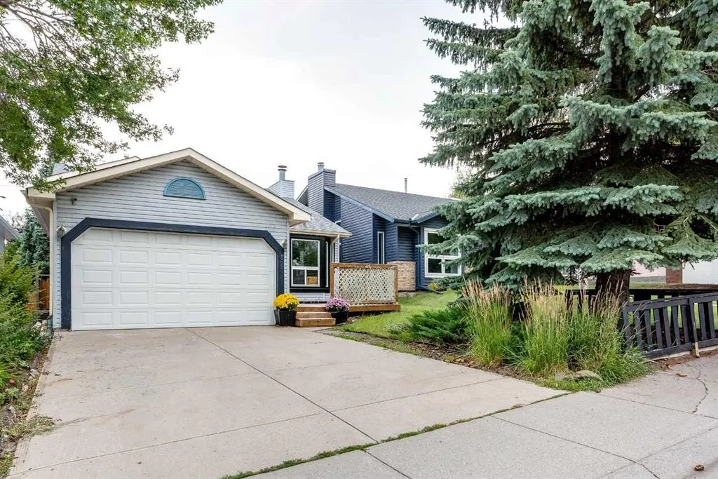 127 Shawinigan Drive SW — photo 3