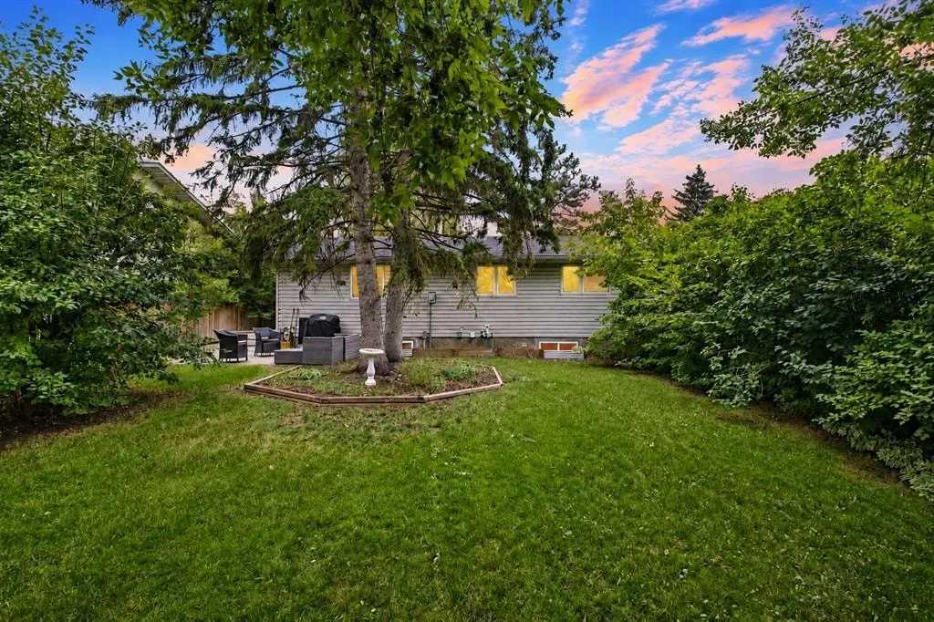 327 Lynnview Way SE — photo 2