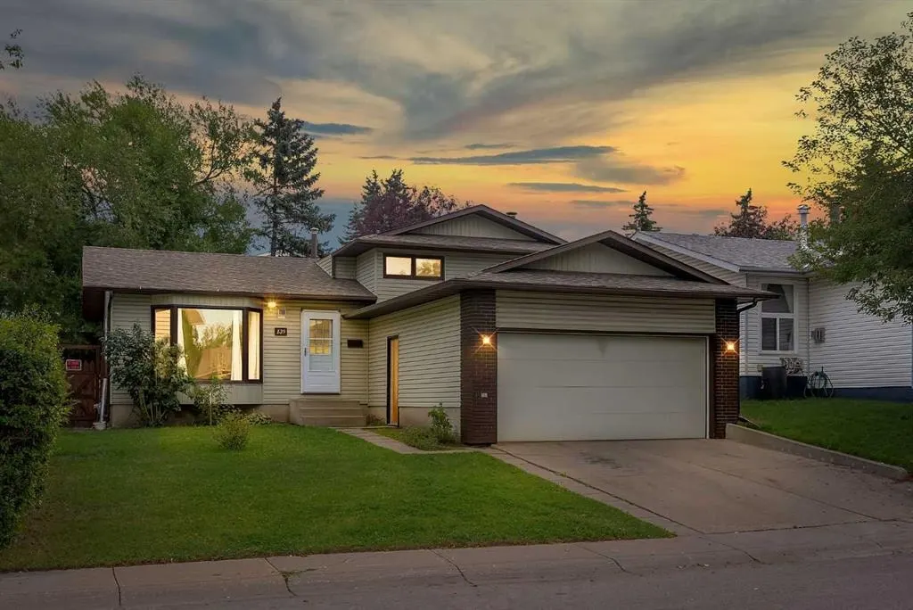 139 WHITLOCK Close NE — photo 2
