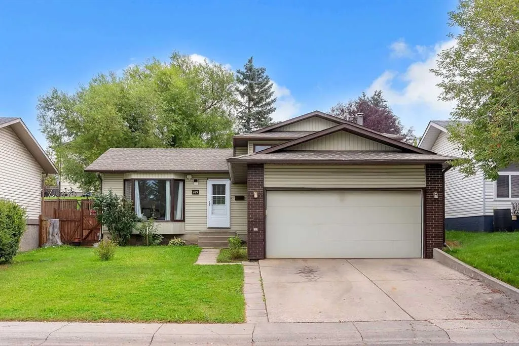 139 WHITLOCK Close NE — photo 3