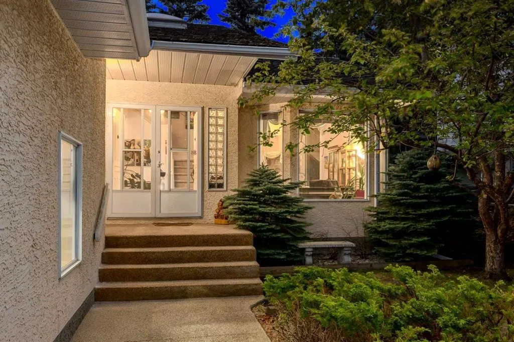 660 Coach Grove Road SW — photo 2
